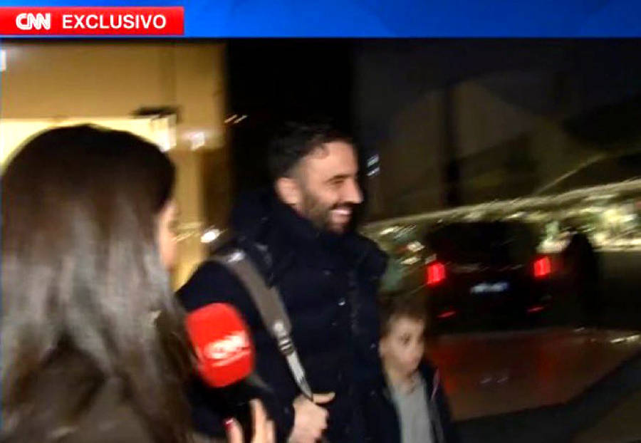 阿莫林回国远离曼联不禁开怀大笑，不必再受访500次！曝与巨头矛盾细节